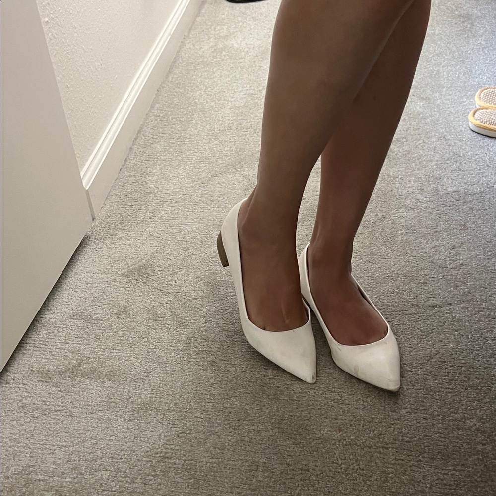 Lulus white pointy pumps
